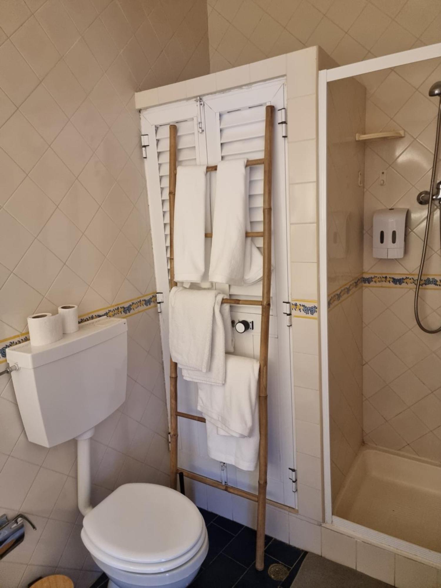 Wonder Charm Guesthouse Albufeira Quarto foto
