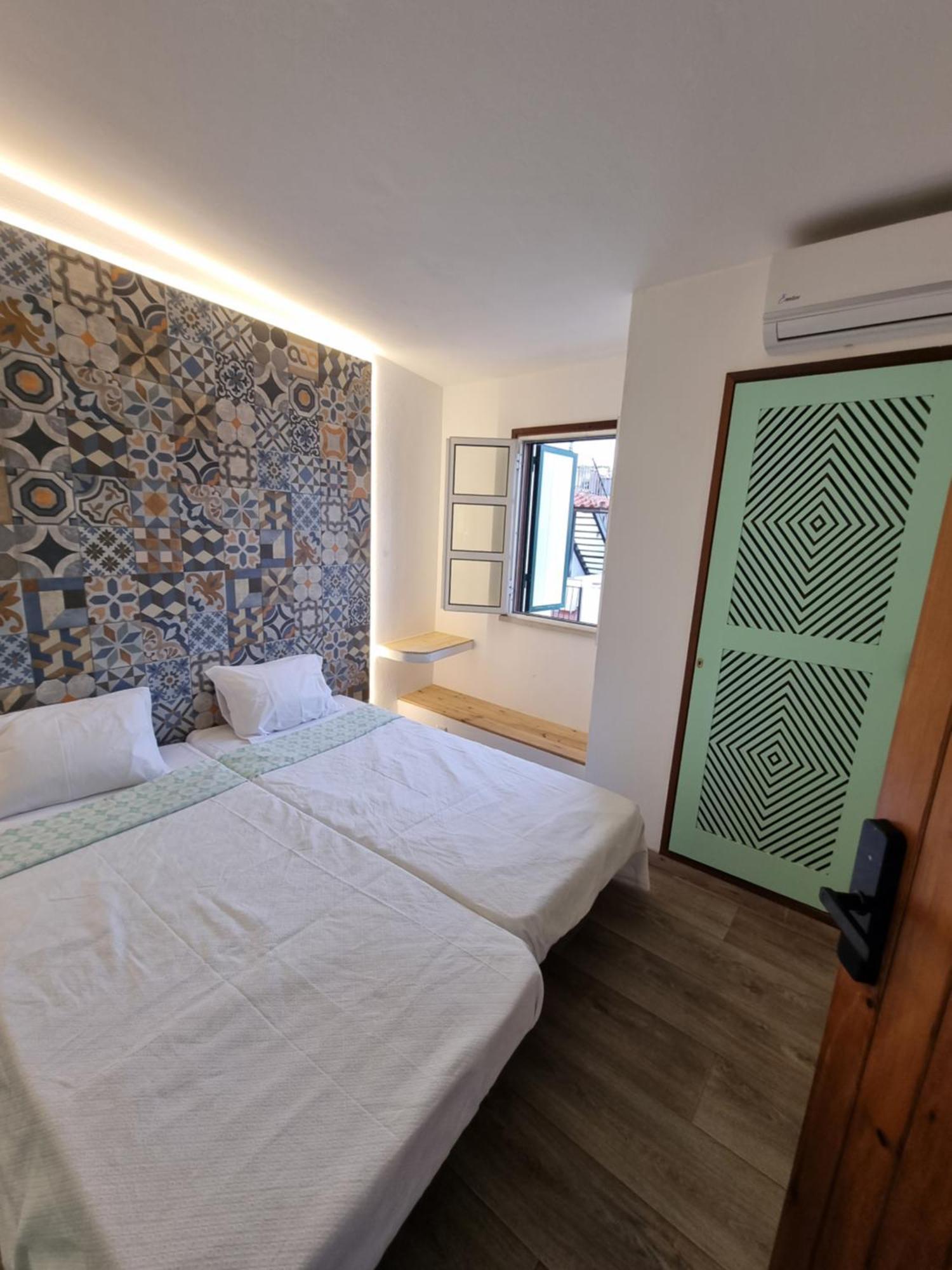Wonder Charm Guesthouse Albufeira Quarto foto